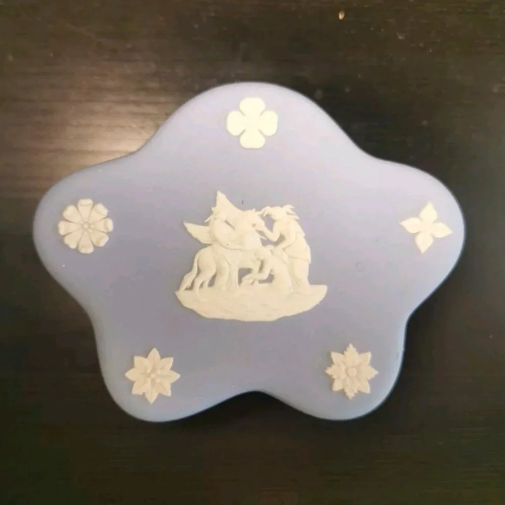 1957 Wedgwood Jasperware Blue England Pegasus Trinket Box